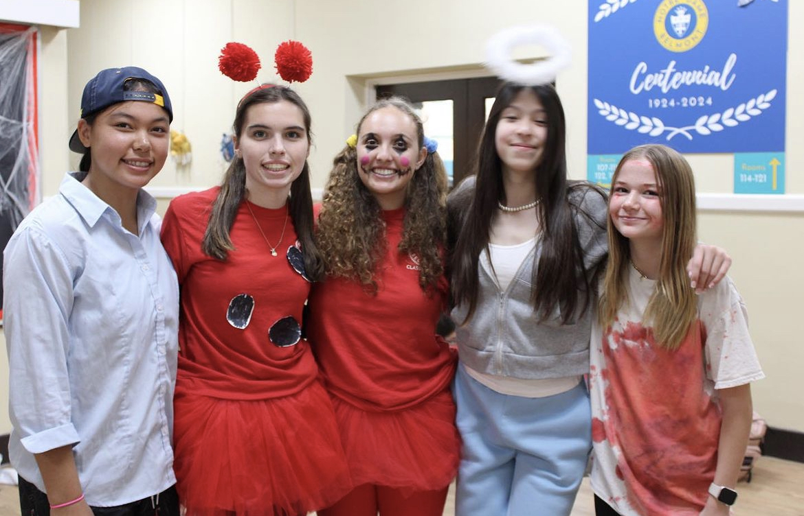 Freshmen Lizzy Scott, Allison Wright, Gabby Colorado, Bea Bakken, and Emily Weisman participated in NDB's Halloween costume contest.