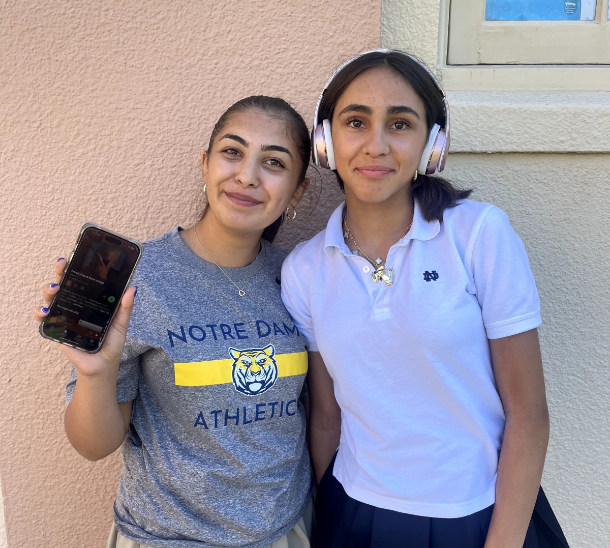 Freshmen Persia Fotoohi and Magnolia Singh enjoy listening to music as way to connect with friends.