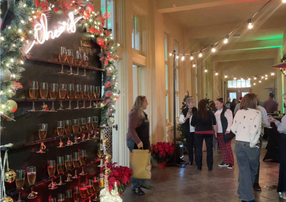 Alumnae, parents and staffulty enjoyed festive foods and shopping at the annual Jingle & Mingle.