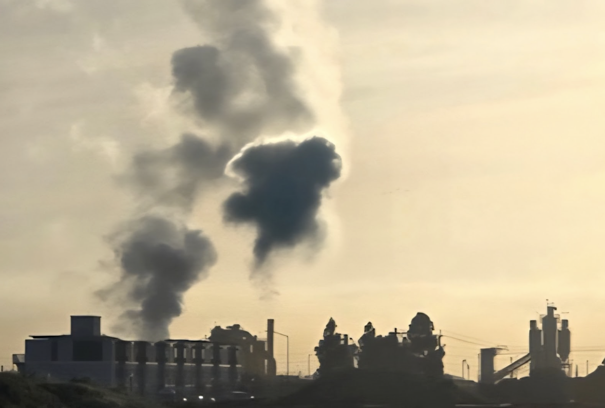 Pollution being produced from a factory.
